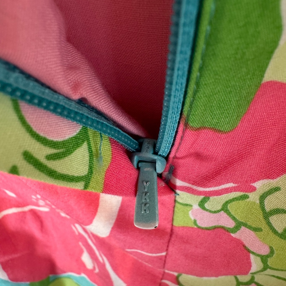 Vintage Lilly Pulitzer Cotton Dress in a Pink Green Floral/Parrot Pattern Size 0 - Picture 7 of 11